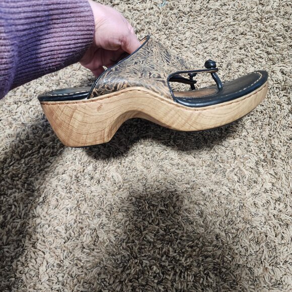 Ariat Wedge Thong Sandals Women's Size 7 Brown Color Western - Picture 4 of 7